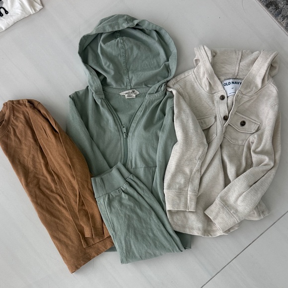 Old Navy Other - Old Navy Kids Cream Hooded Button Pullover w/ HM track suit and bonus shirt